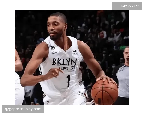 布里奇斯挡拆拉开内线制造空位三分，较上季更具威胁